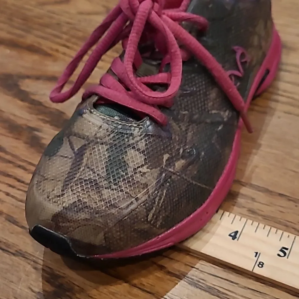 RealTree cobra Jr sz 2 Sneakers
